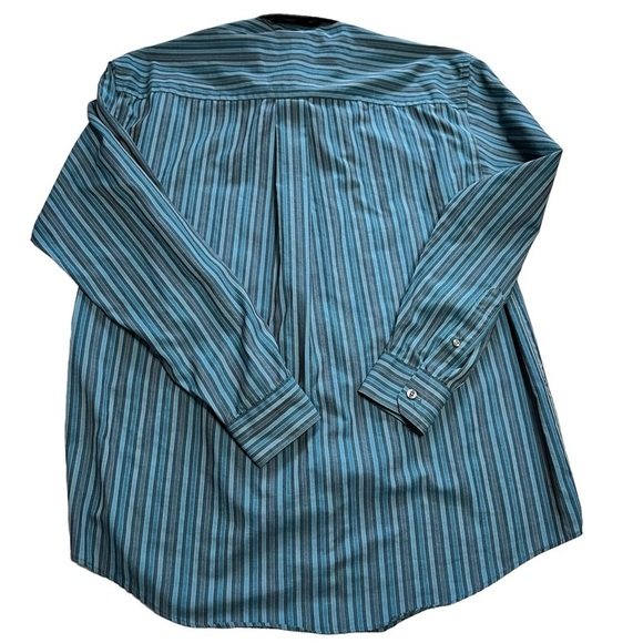 VanHeusen Studio wrinkle free men's size medium 15-15 1/2 neck, button down - Picture 2 of 4